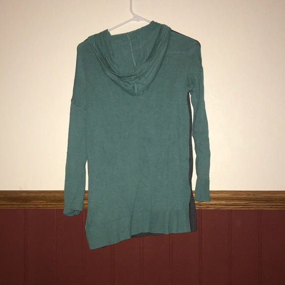 Banana Republic Grey and green sweater - Picture 2 of 2